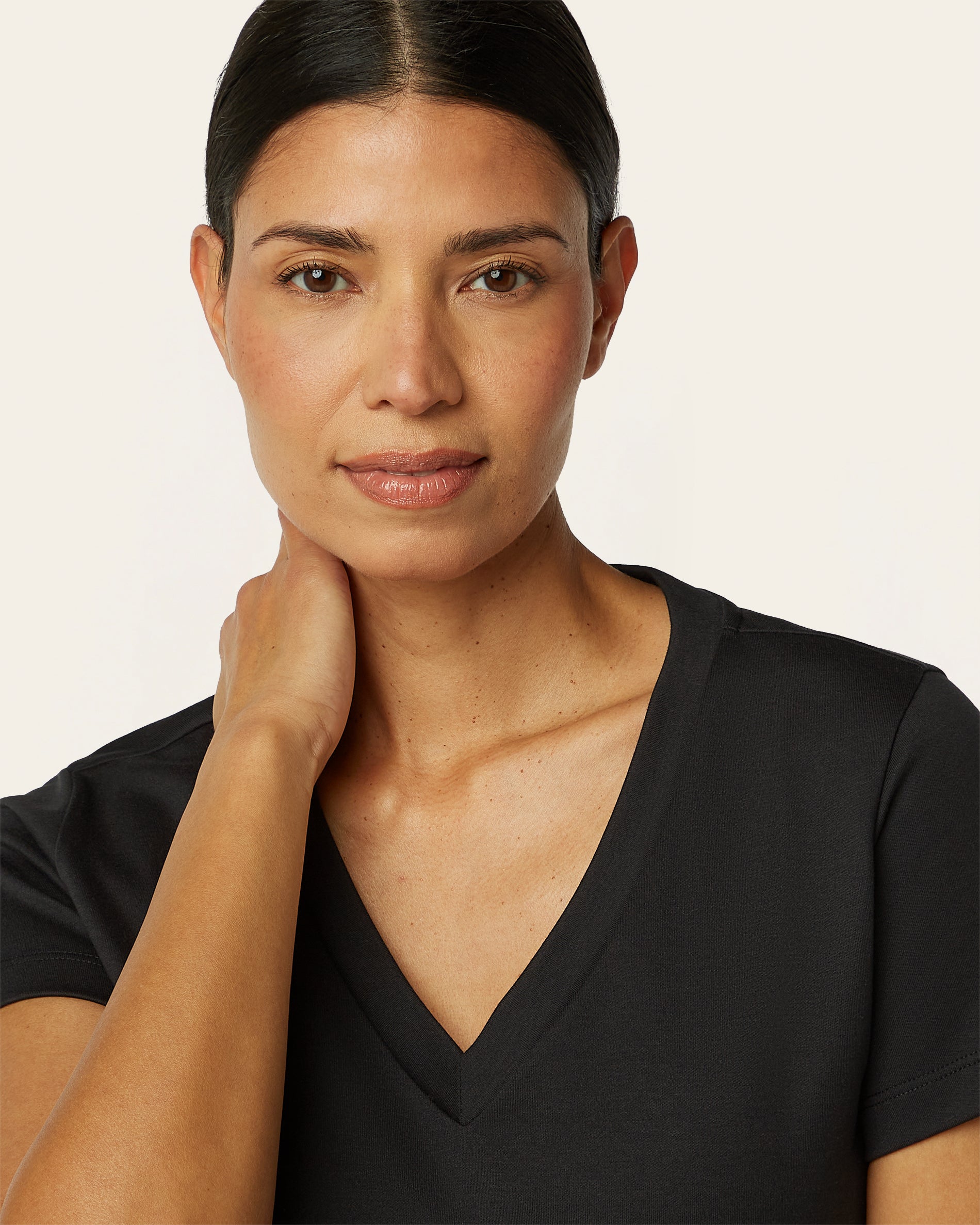 Interlock V-neck Slim T-shirt - Black